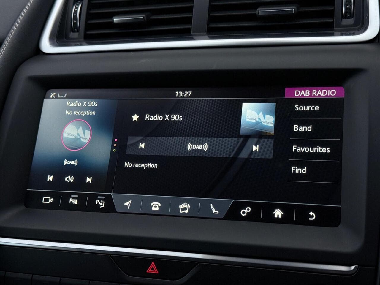 Jaguar E-PACE thumbnail Infotainment System