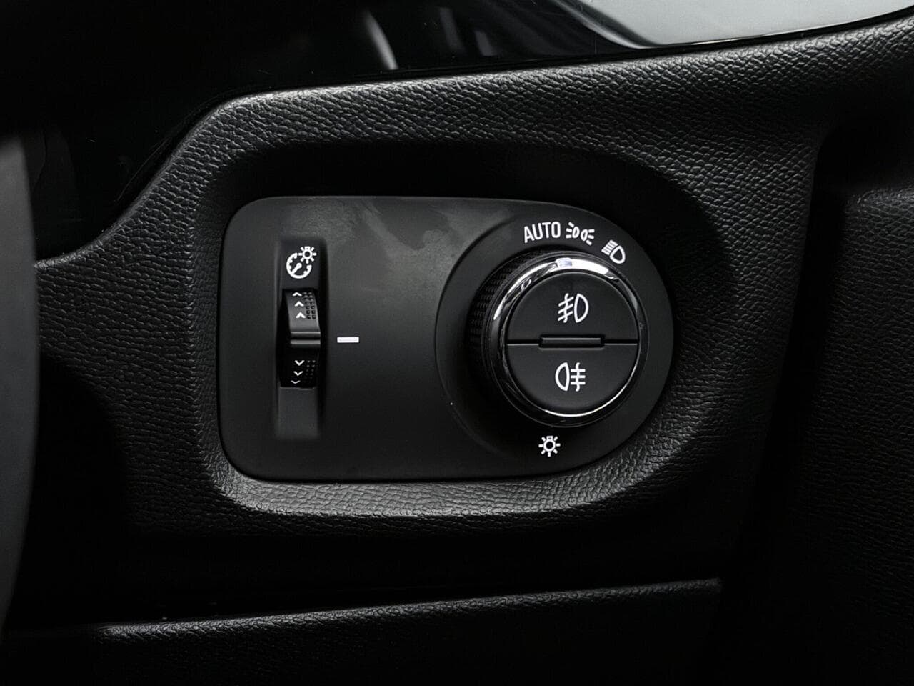 Vauxhall Corsa thumbnail Misc Controls