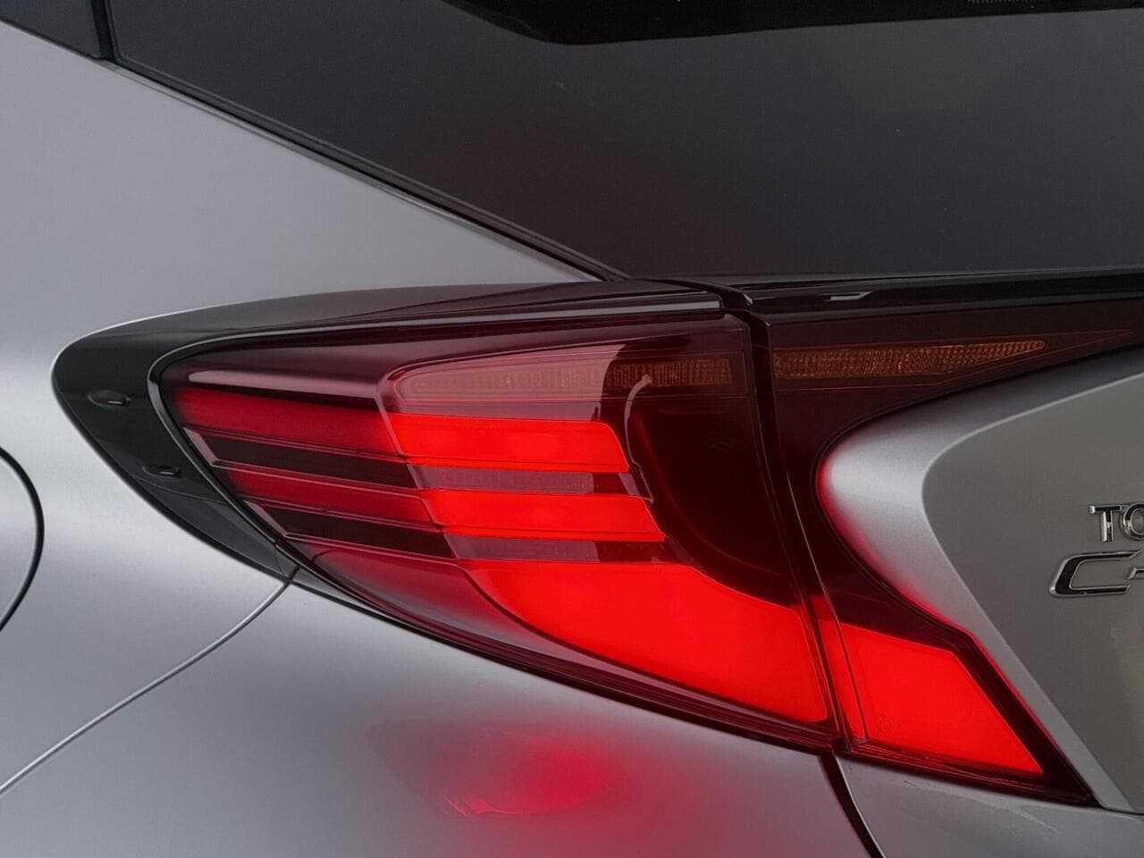 Toyota C-HR thumbnail Lights Rear
