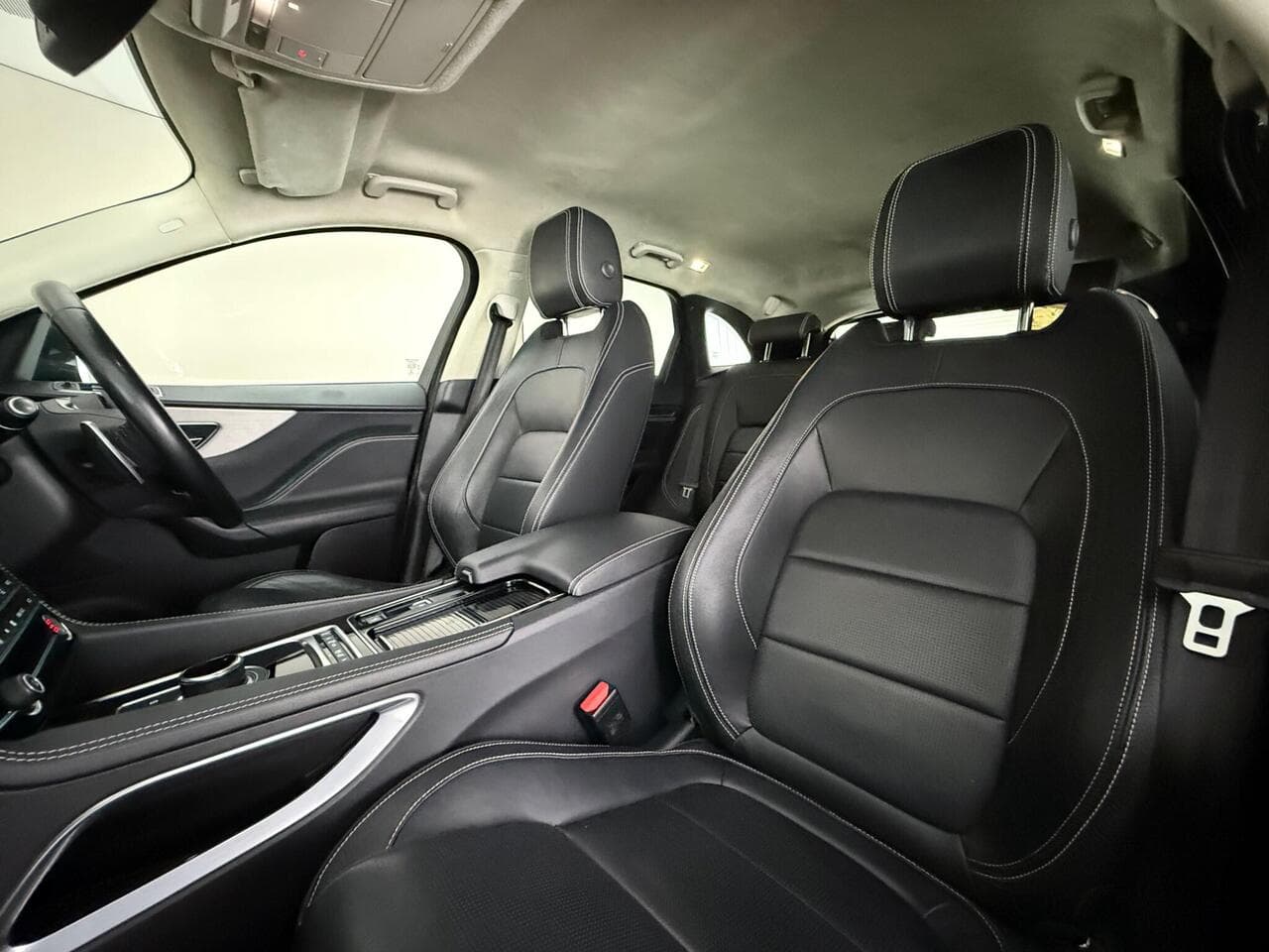 Jaguar F-PACE thumbnail Seat Front Passenger