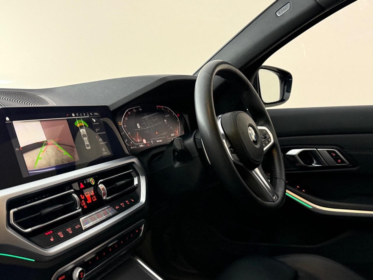 BMW 3 Series thumbnail Interior Front