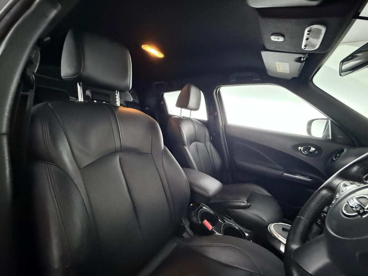 Nissan Juke thumbnail Seat Driver