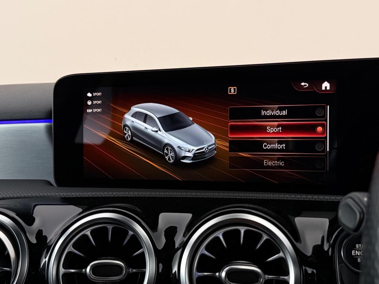 Mercedes-Benz A Class thumbnail Infotainment System