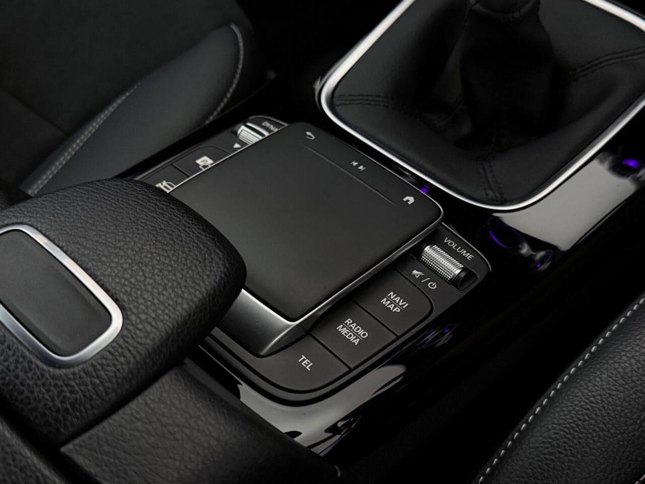 Mercedes-Benz A Class thumbnail Misc Controls