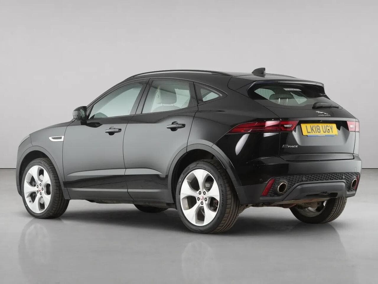 Jaguar E-PACE thumbnail Rear Left