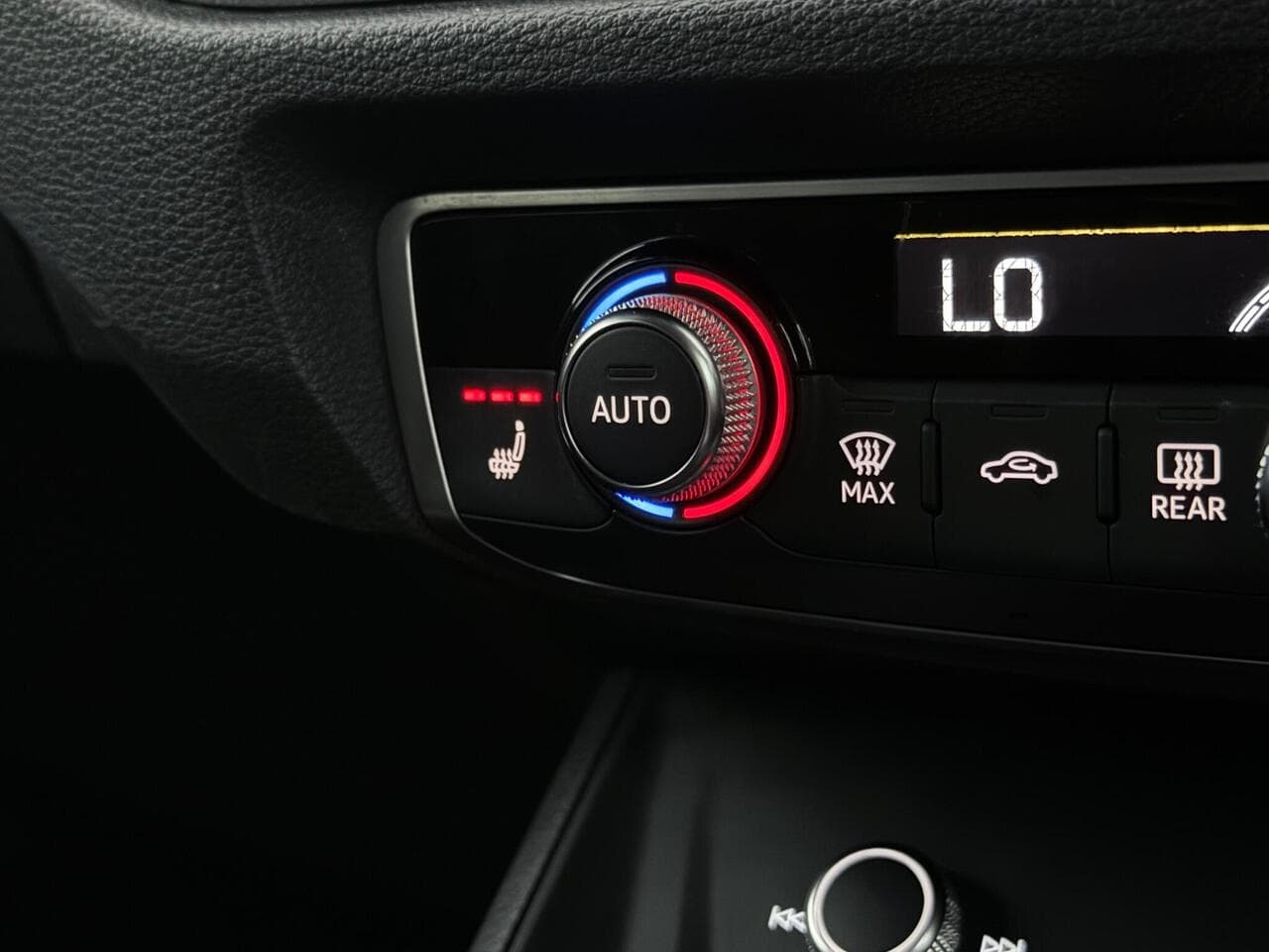 Audi Q3 thumbnail Misc Controls