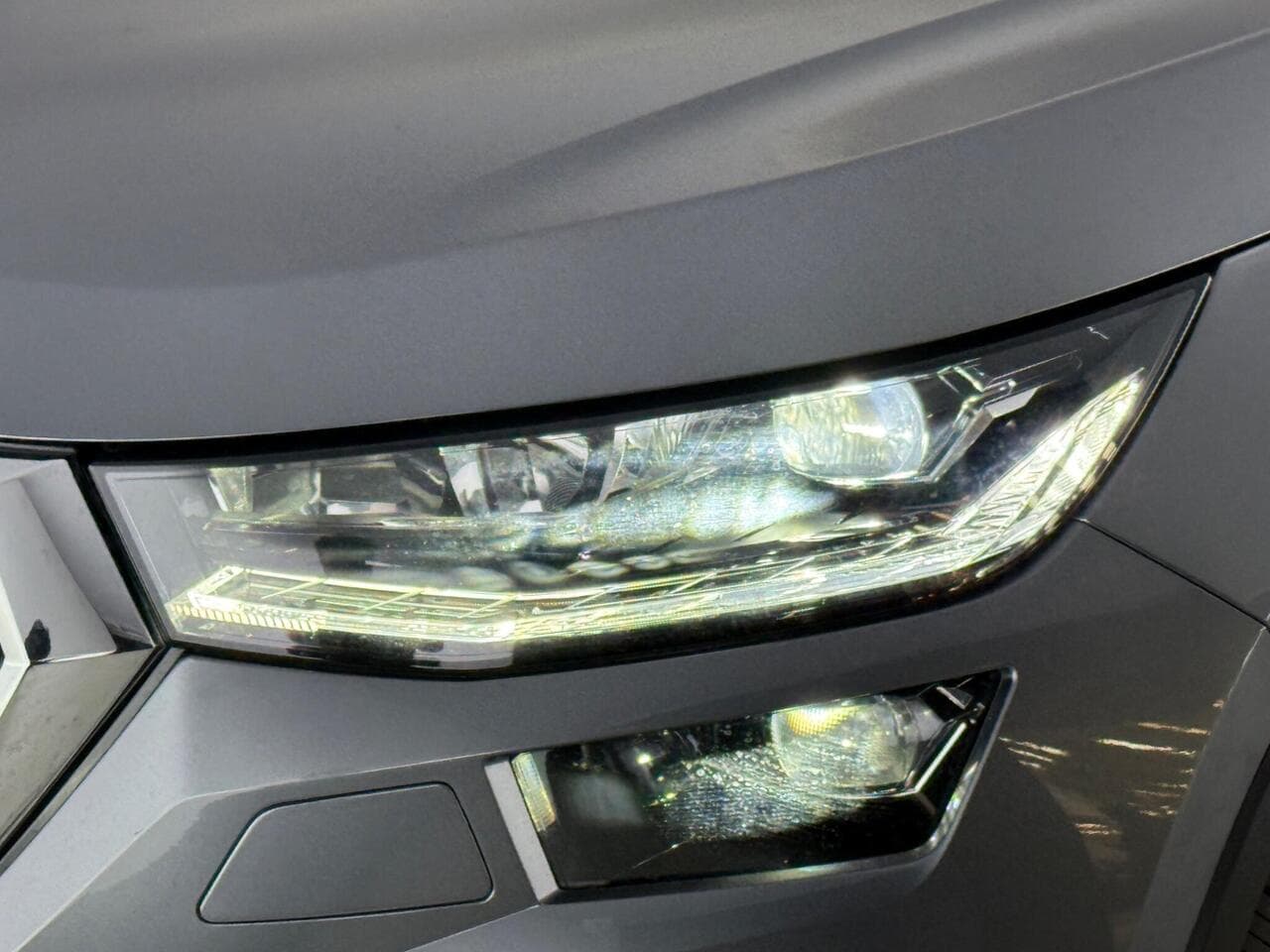 Skoda Kodiaq thumbnail Lights Front