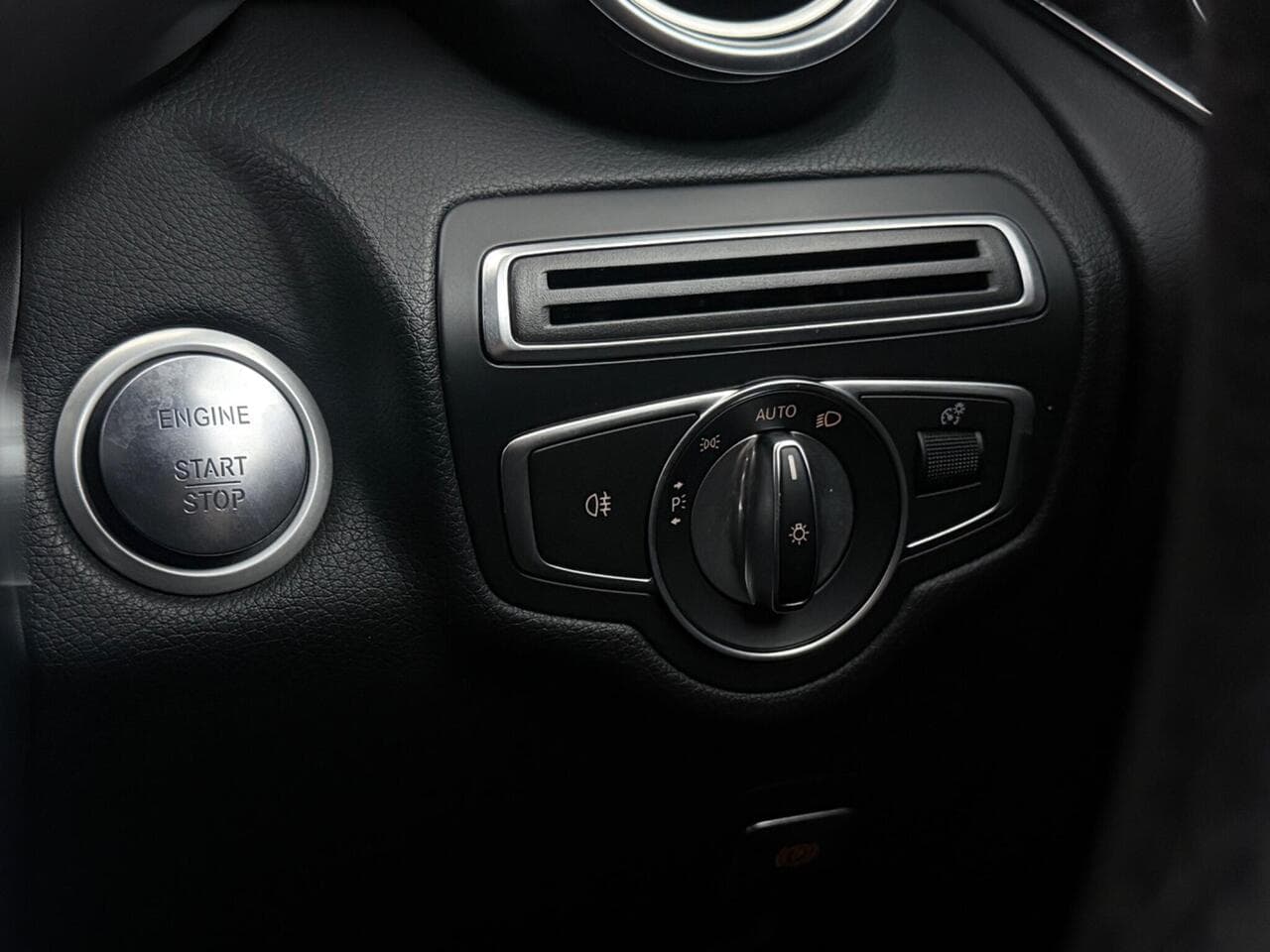 Mercedes-Benz GLC thumbnail Misc Controls