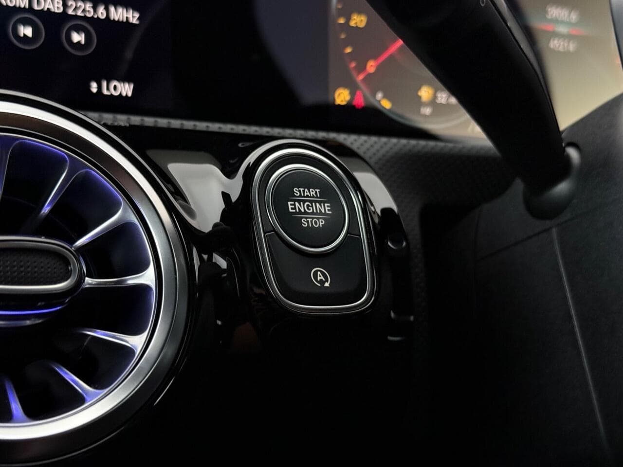 Mercedes-Benz CLA thumbnail Misc Controls