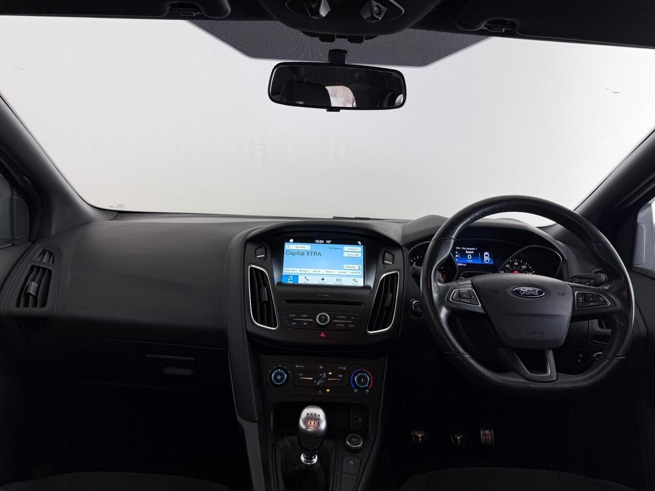 Ford Focus thumbnail Interior Front