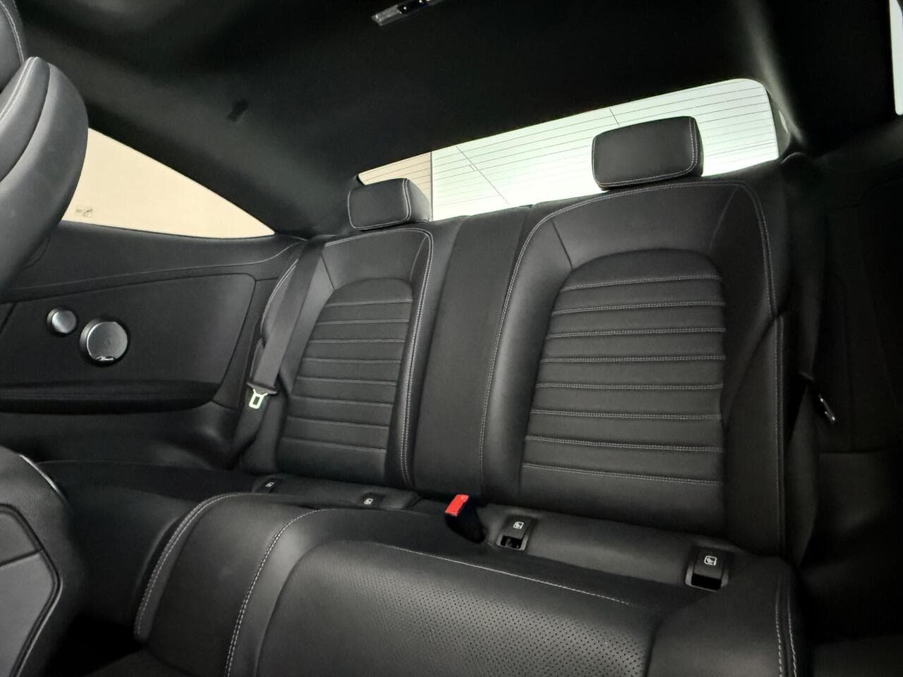 Mercedes-Benz C Class thumbnail Seats Rear
