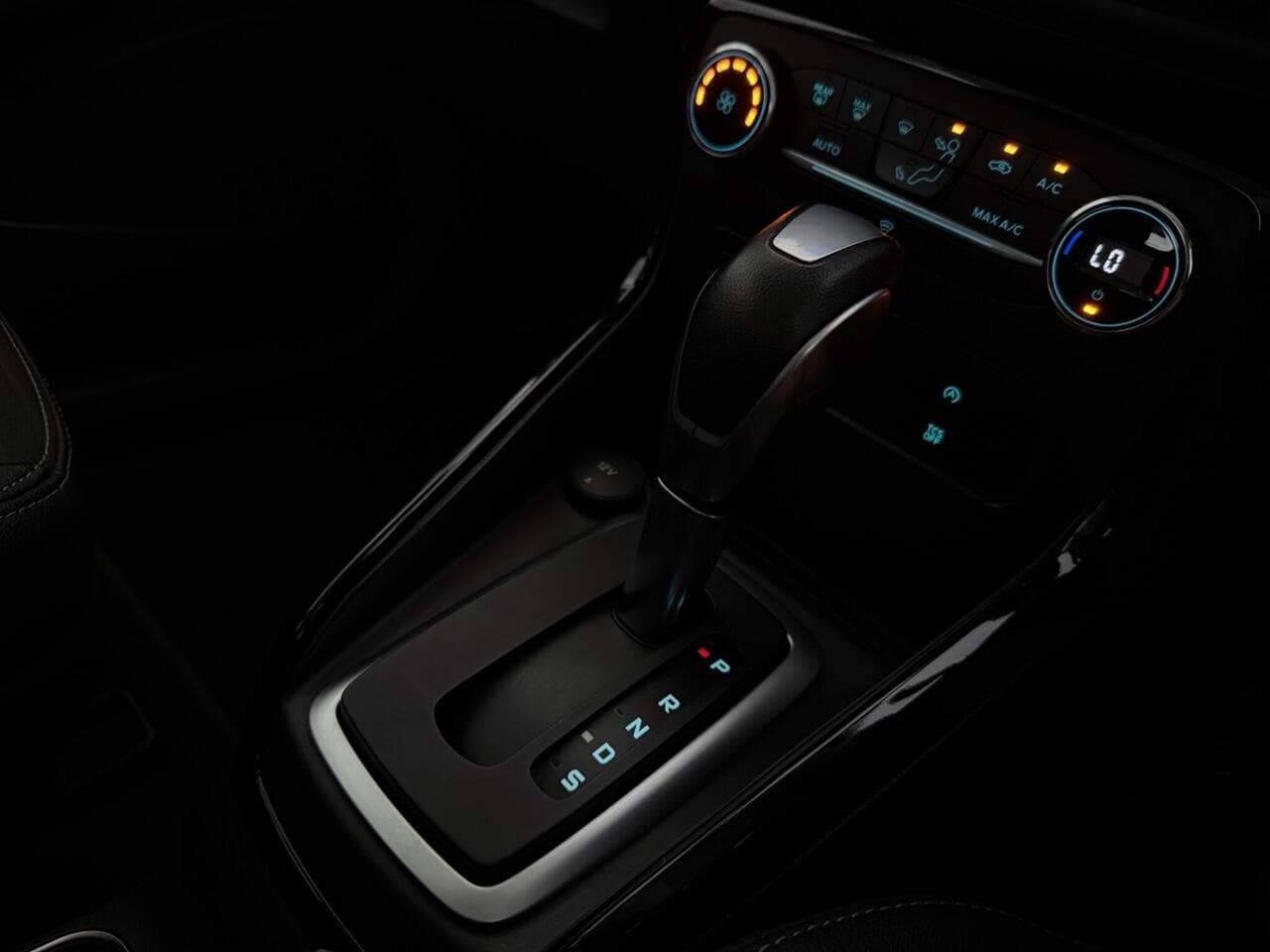 Ford EcoSport thumbnail Misc Controls