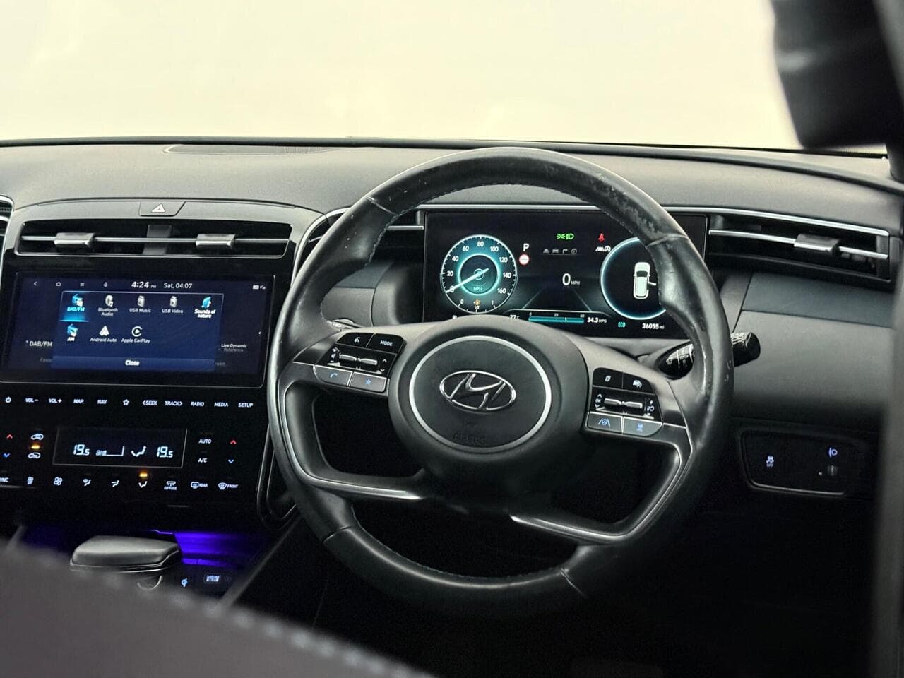 Hyundai TUCSON thumbnail Steering Wheel