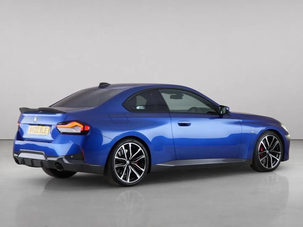 BMW 2 Series thumbnail Front Right