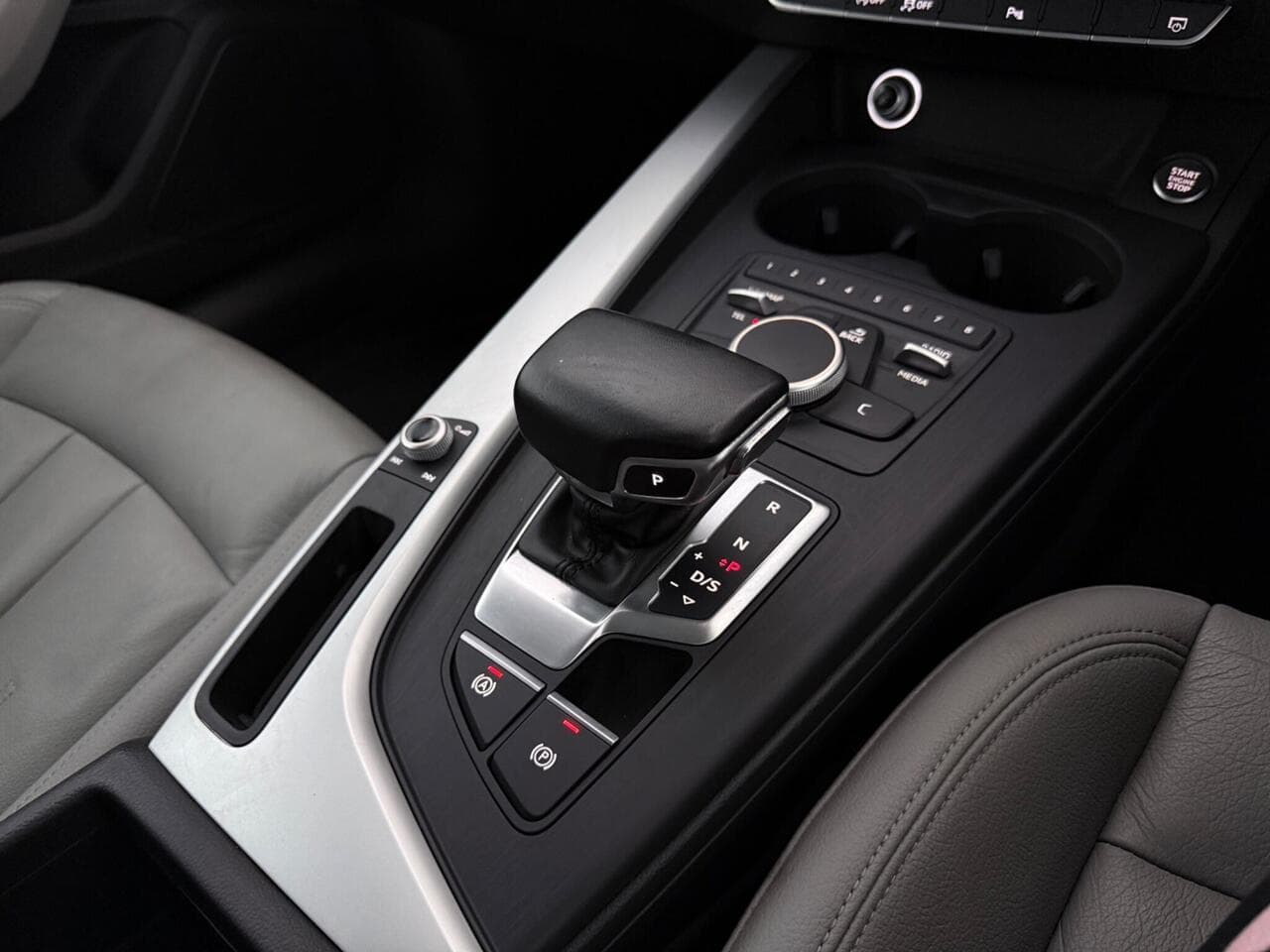 Audi A5 thumbnail Interior Front