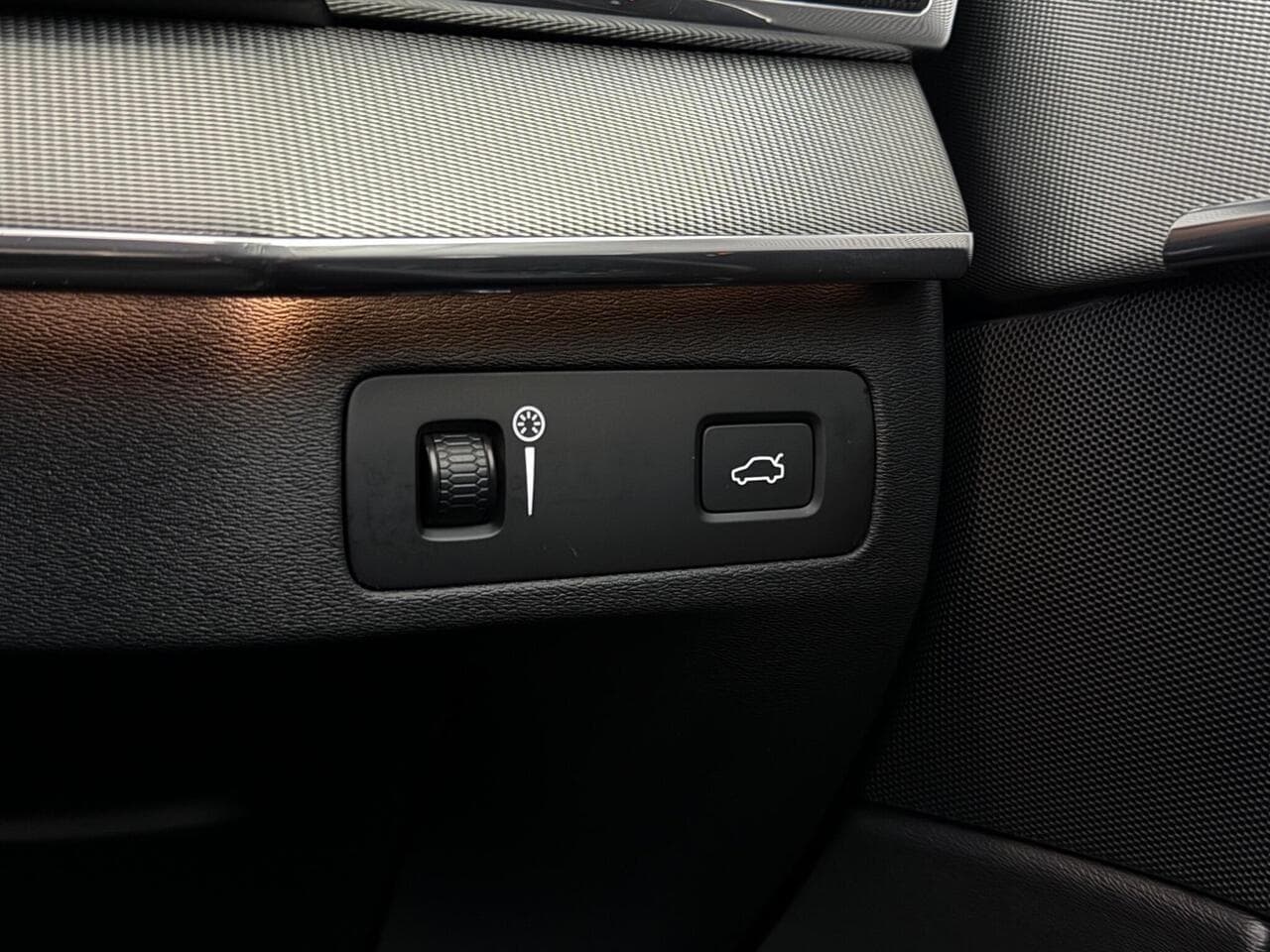 Volvo XC90 thumbnail Misc Controls