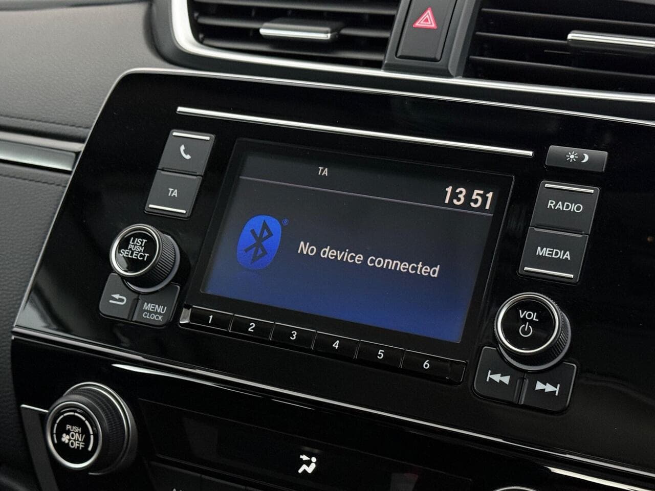 Honda CR-V thumbnail Infotainment System
