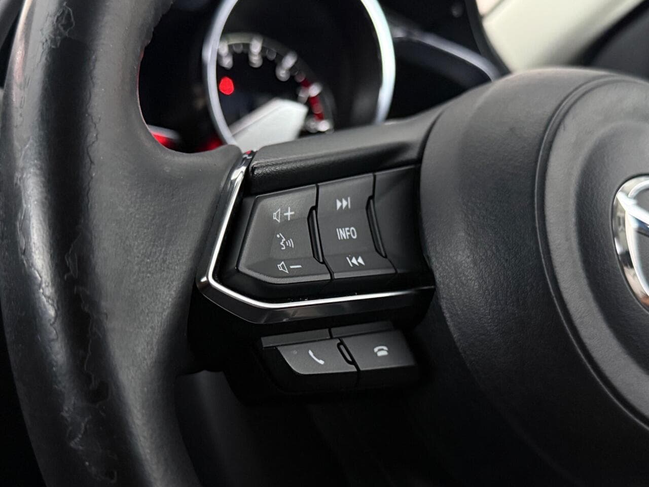 Mazda CX-3 thumbnail Misc Controls