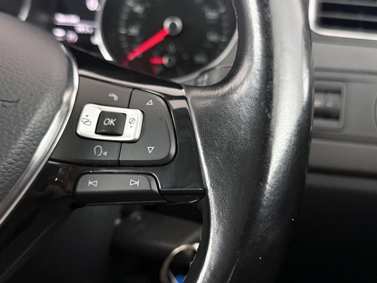 Volkswagen Polo thumbnail Misc Controls