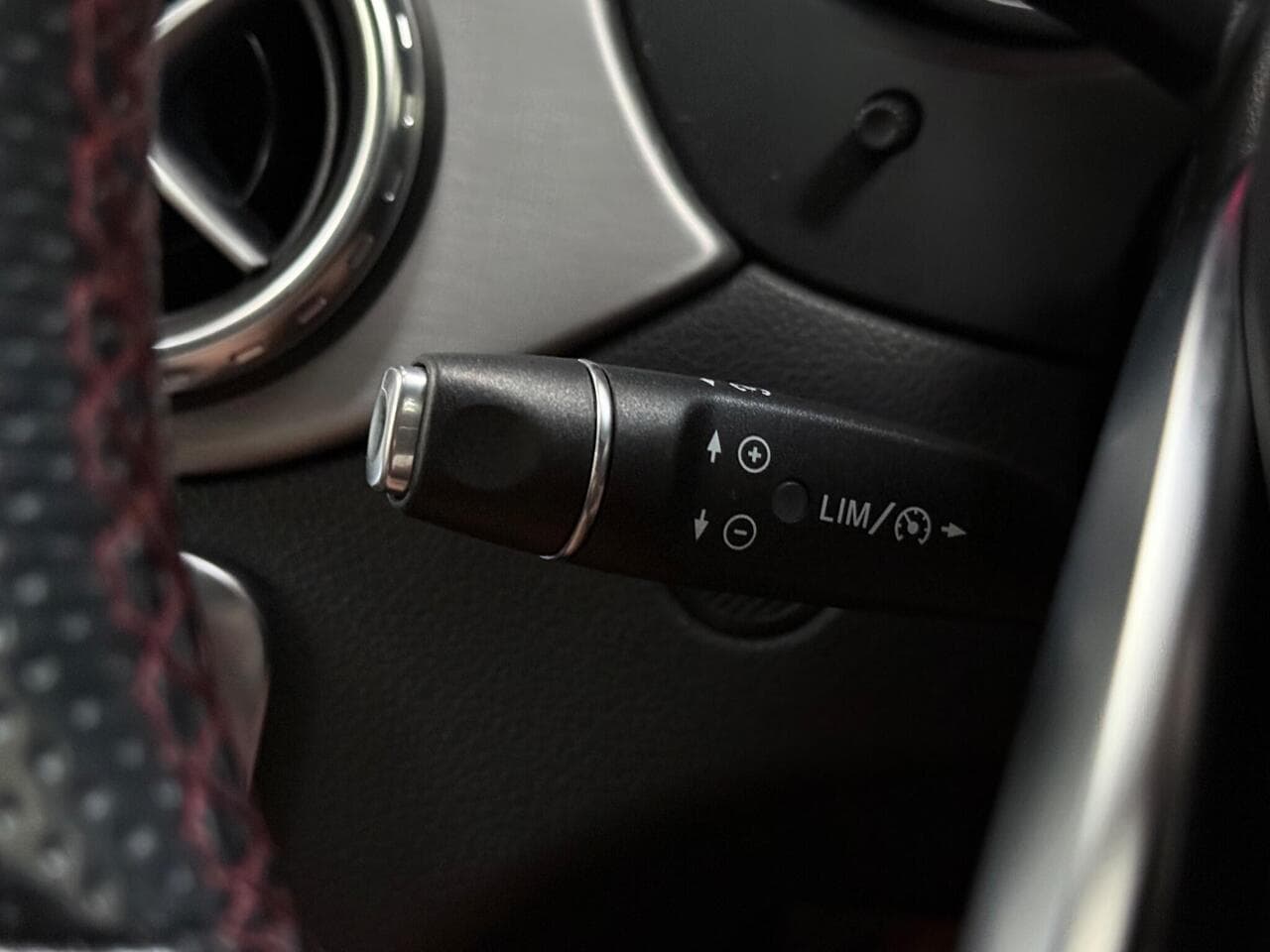 Mercedes-Benz GLA thumbnail Misc Controls