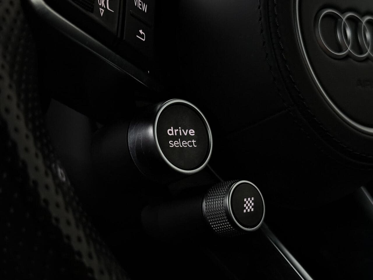 Audi R8 thumbnail Misc Controls