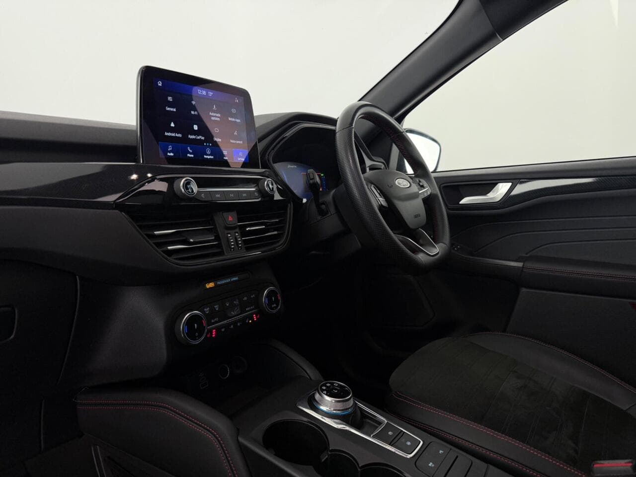 Ford Kuga thumbnail Interior Front
