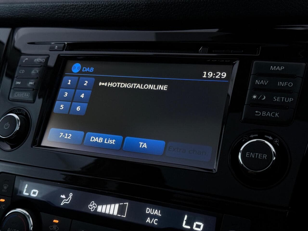 Nissan Qashqai thumbnail Infotainment System