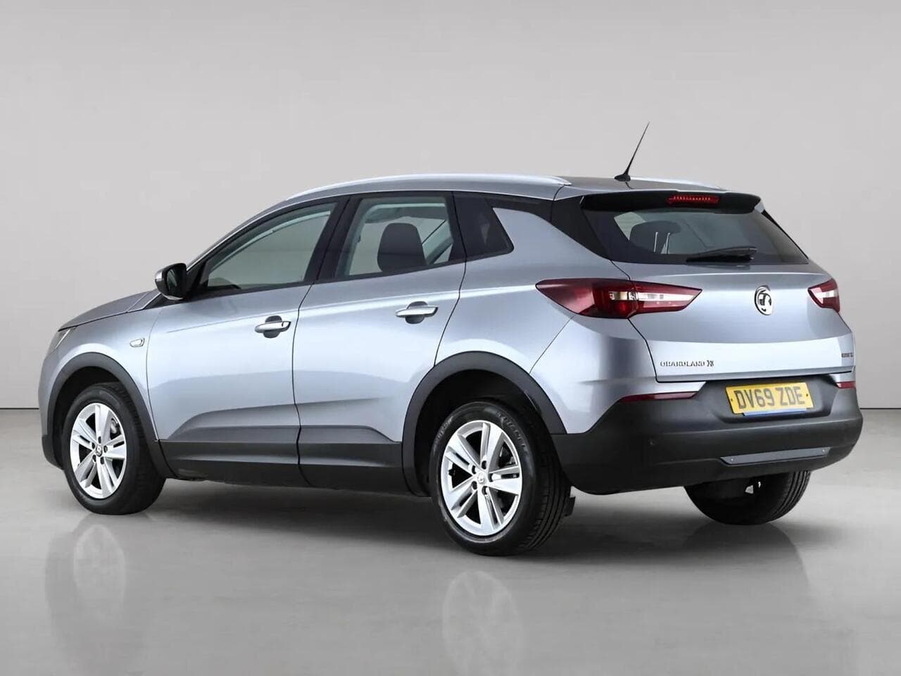Vauxhall Grandland X thumbnail Rear Left