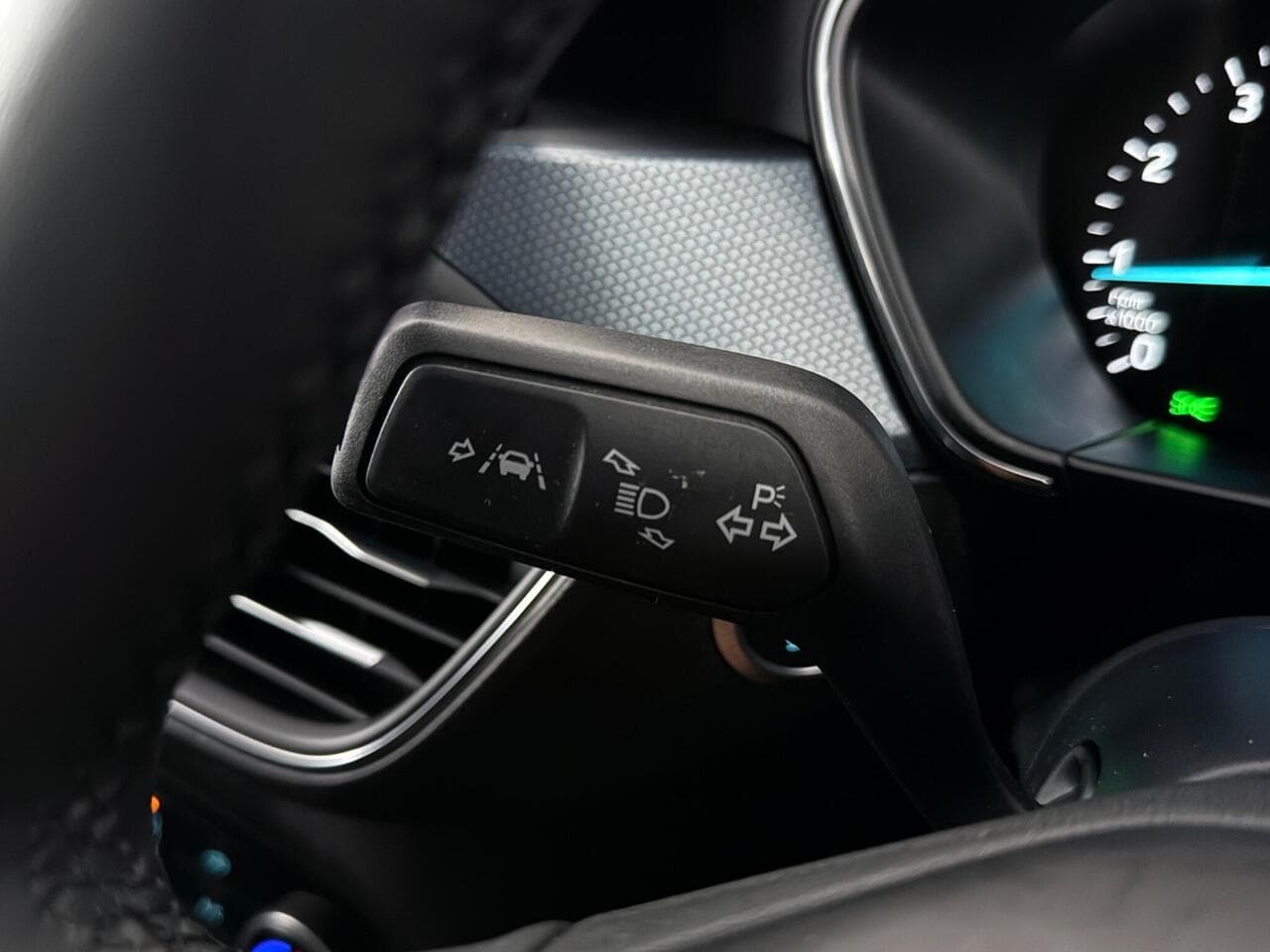 Ford Focus thumbnail Misc Controls