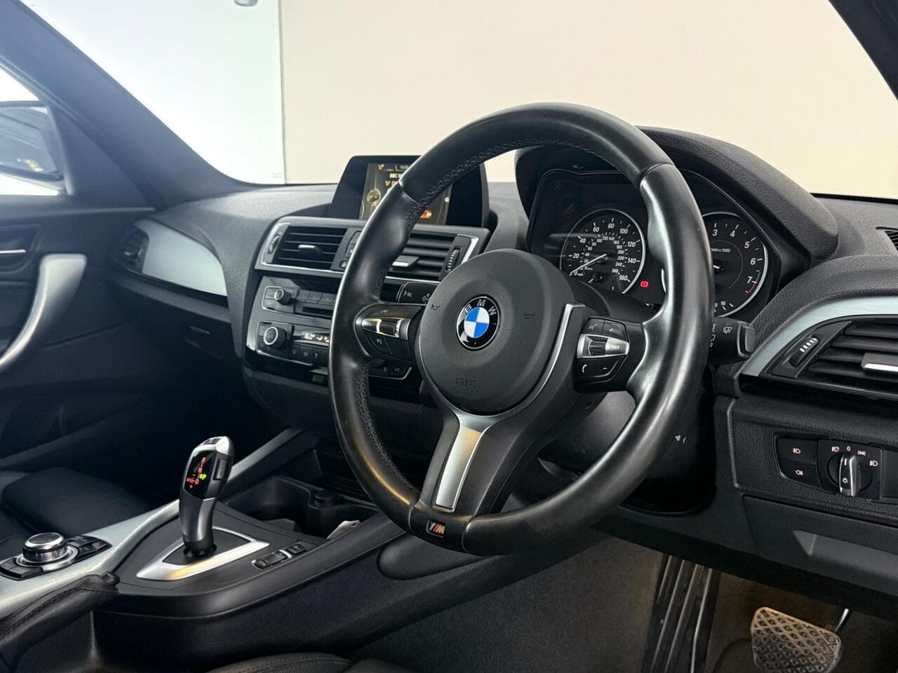 BMW 1 Series thumbnail Steering Wheel