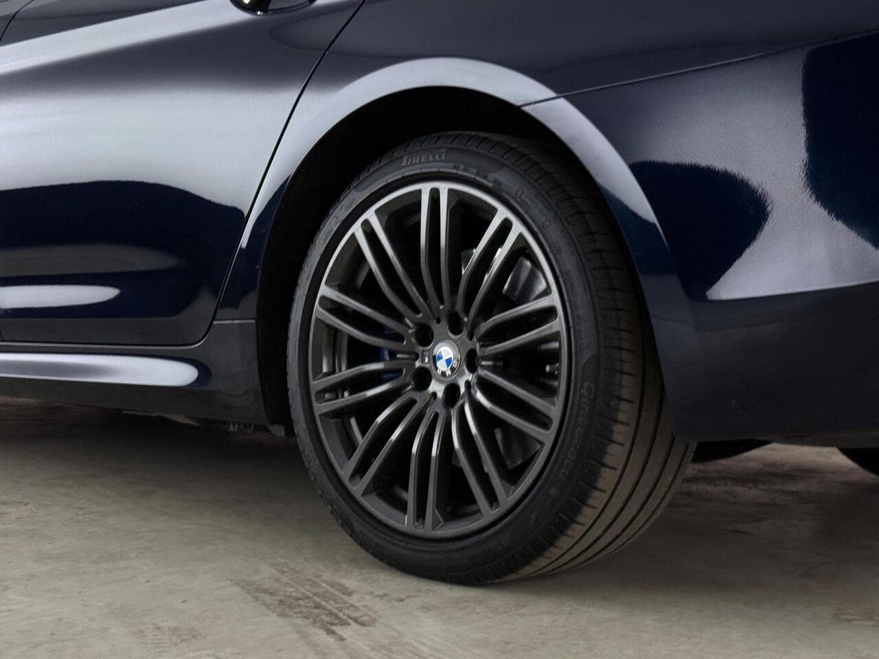 BMW 5 Series thumbnail Wheel