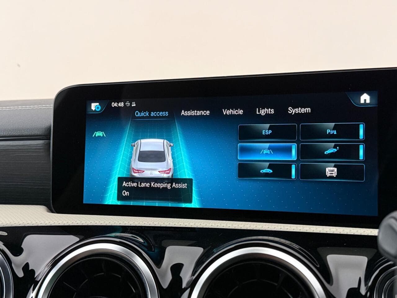 Mercedes-Benz CLA thumbnail Infotainment System