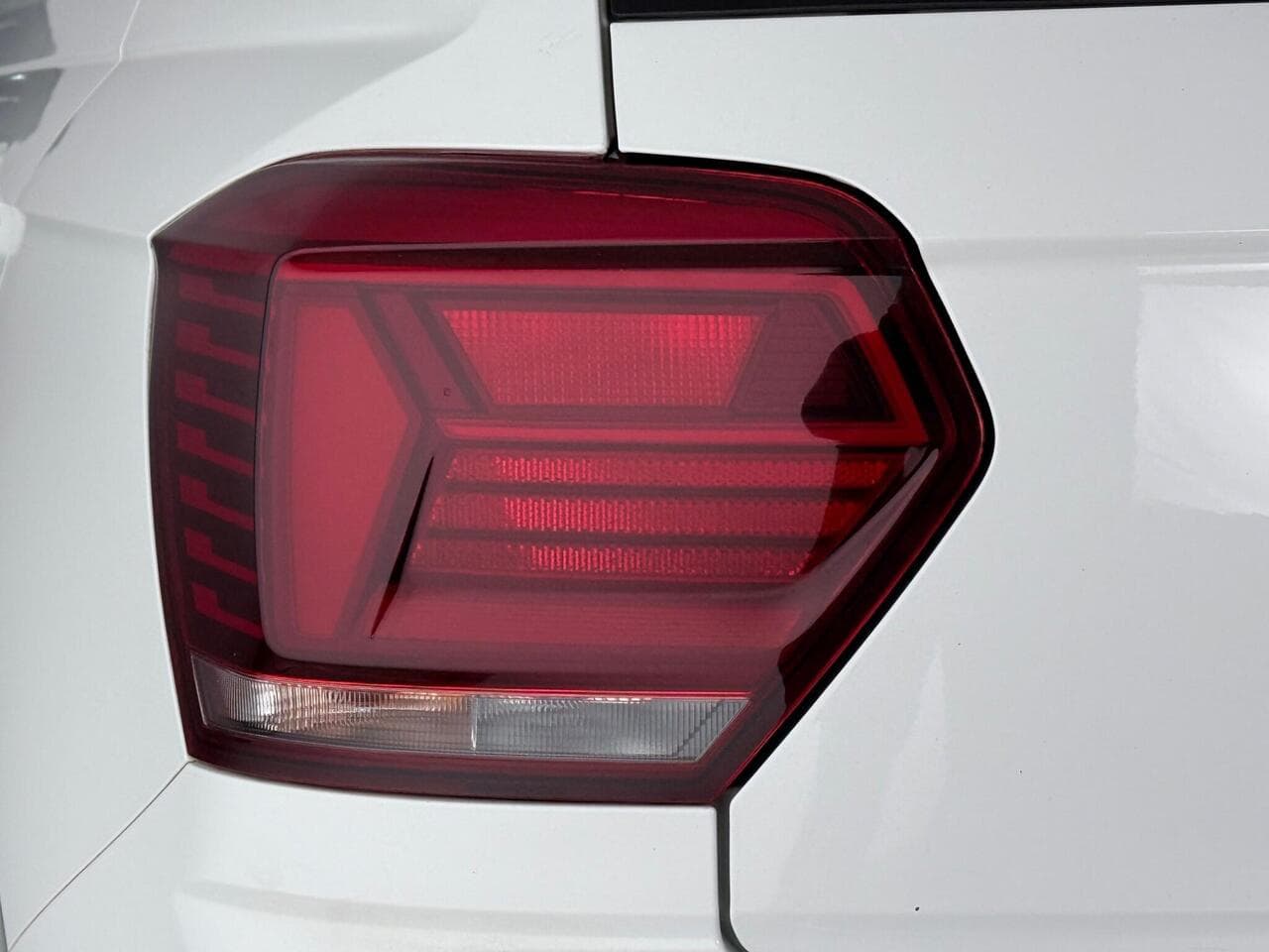 Volkswagen Polo thumbnail Lights Rear