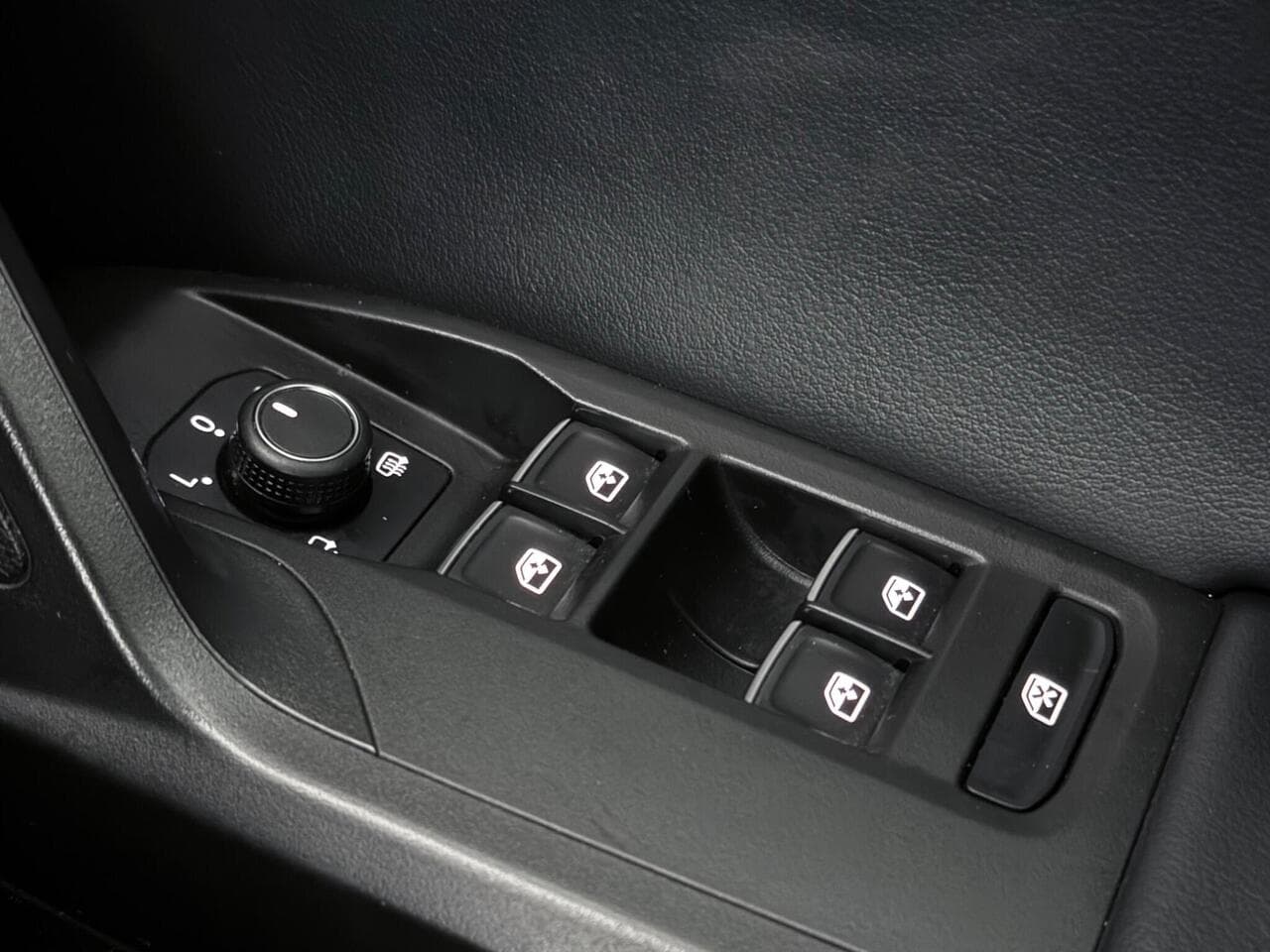 SEAT Leon thumbnail Misc Controls