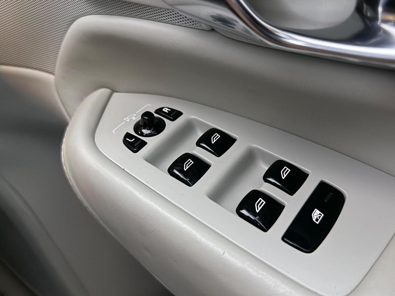 Volvo XC90 thumbnail Misc Controls