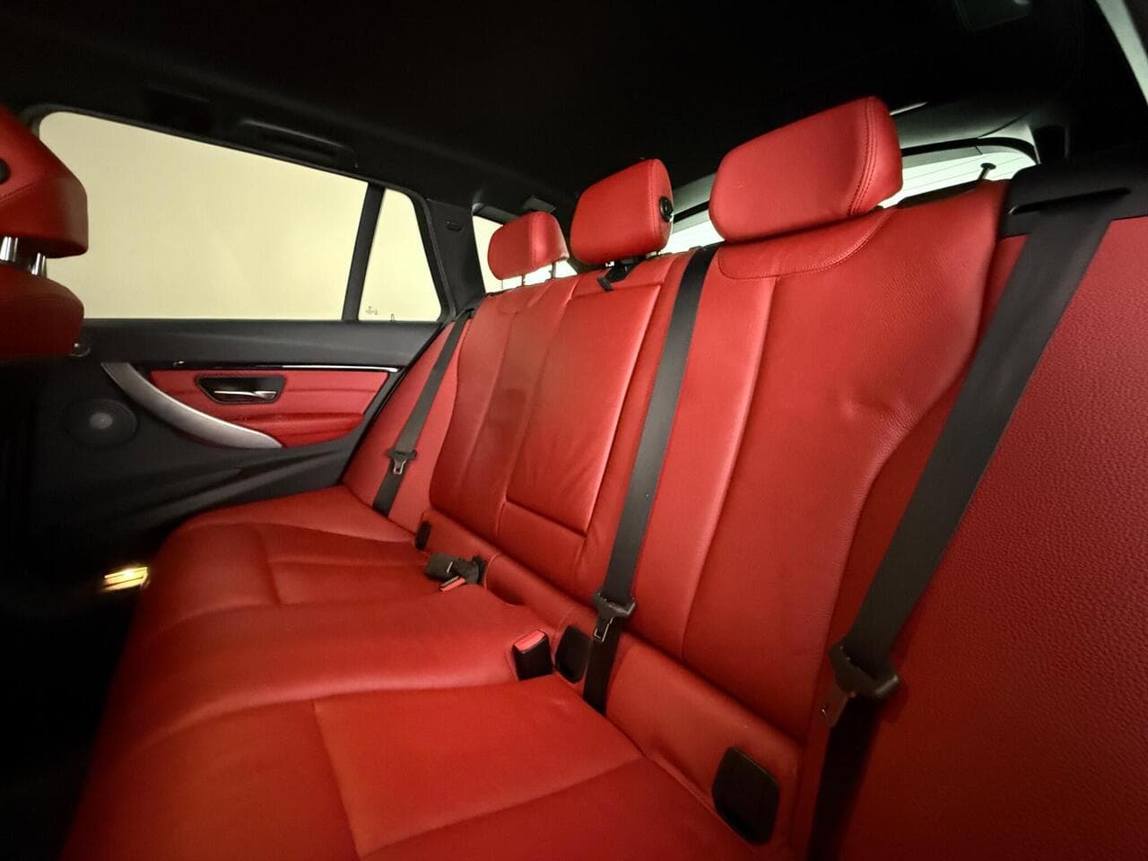 BMW 3 Series thumbnail Seats Rear