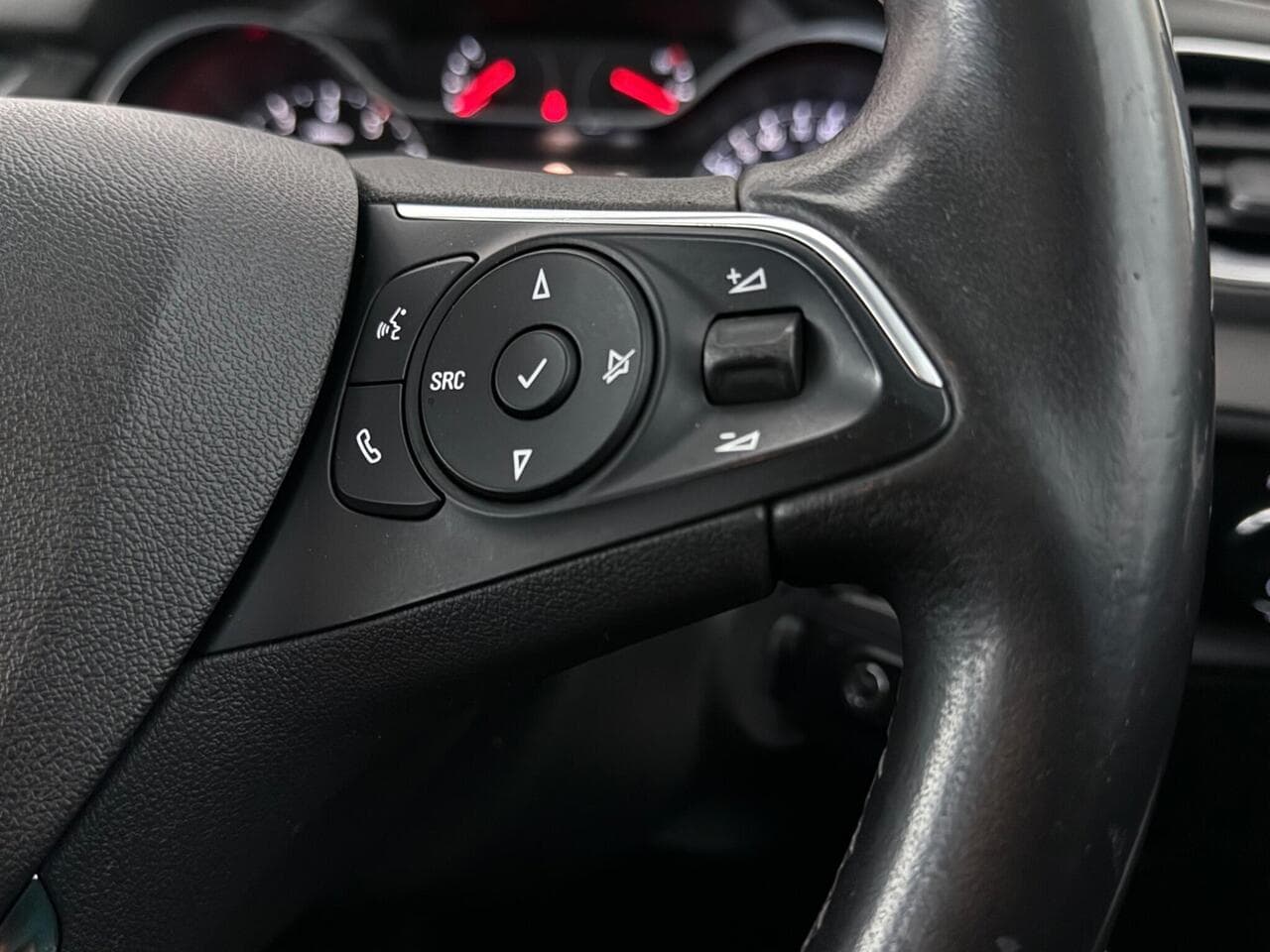 Vauxhall Grandland X thumbnail Misc Controls