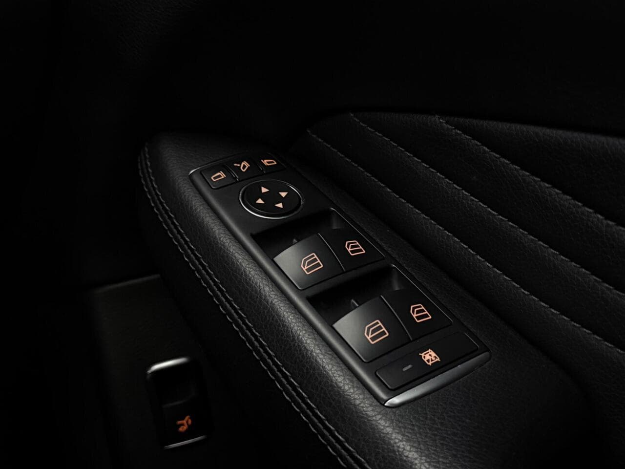 Mercedes-Benz GLE thumbnail Misc Controls