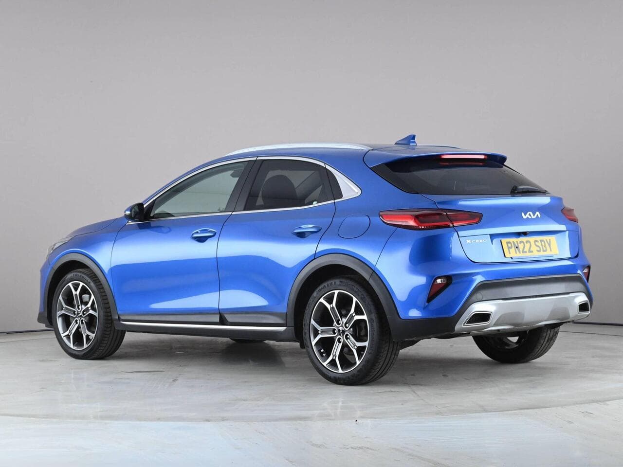 Kia XCeed thumbnail Rear Left