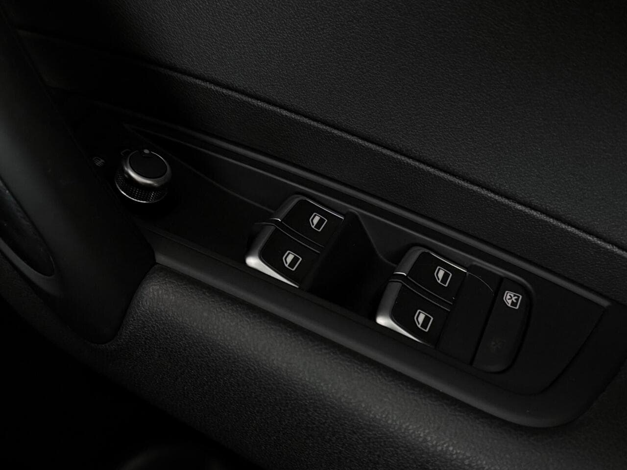 Audi A1 thumbnail Misc Controls