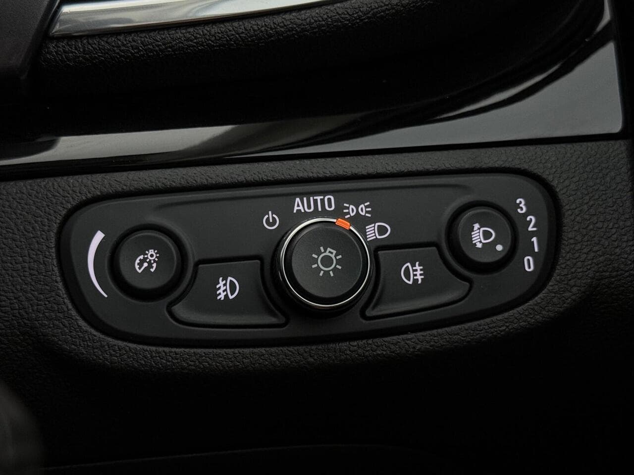 Vauxhall Mokka X thumbnail Misc Controls