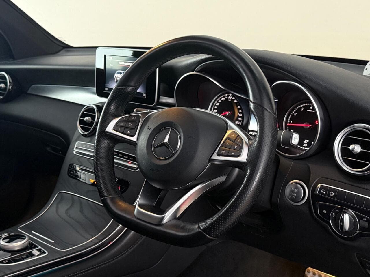 Mercedes-Benz GLC thumbnail Steering Wheel