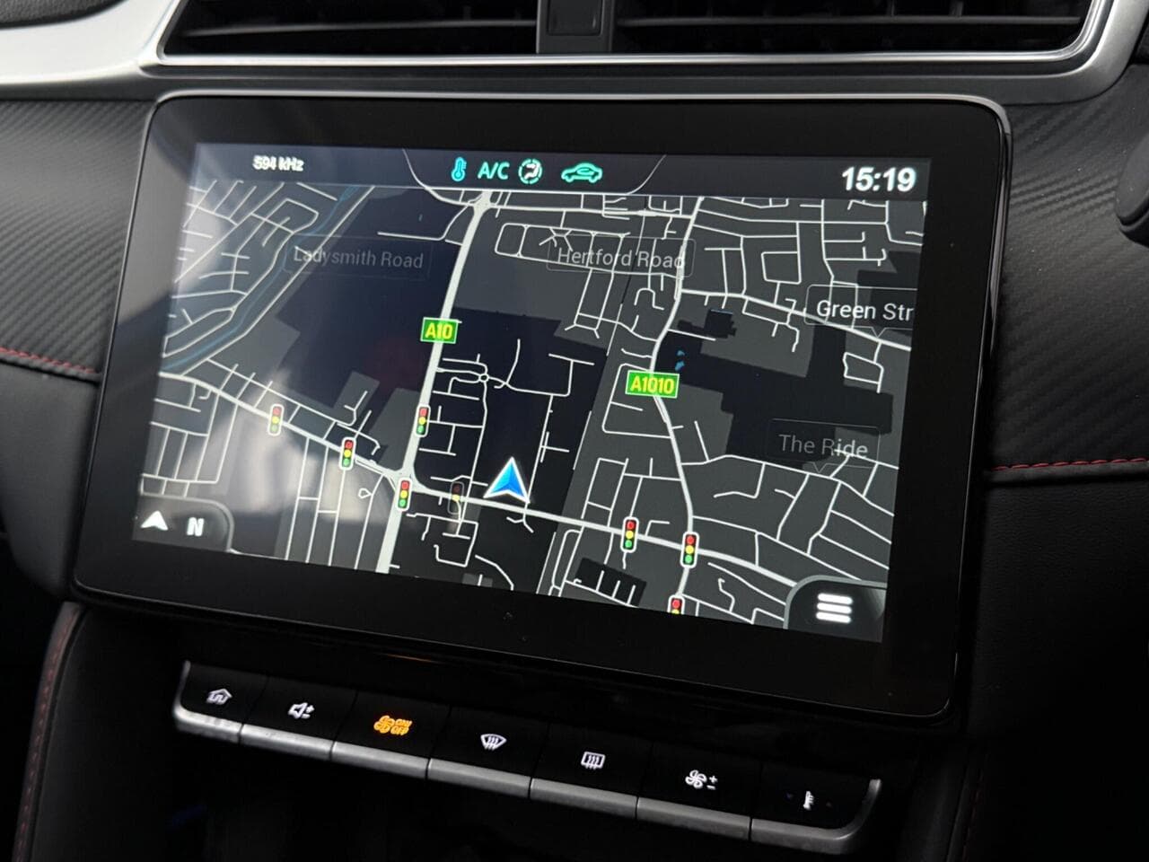 MG MG ZS thumbnail Infotainment System