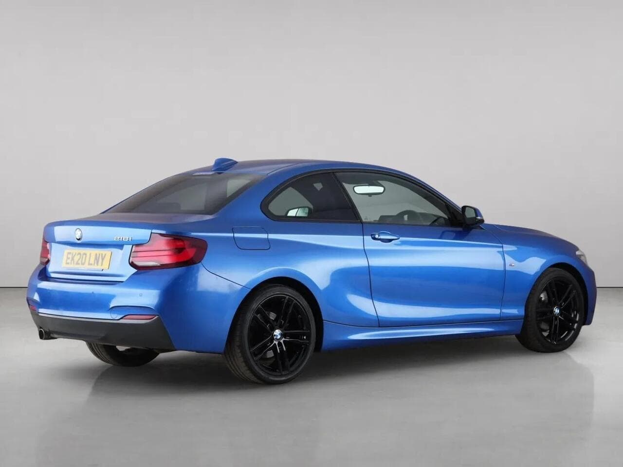 BMW 2 Series thumbnail Rear Right