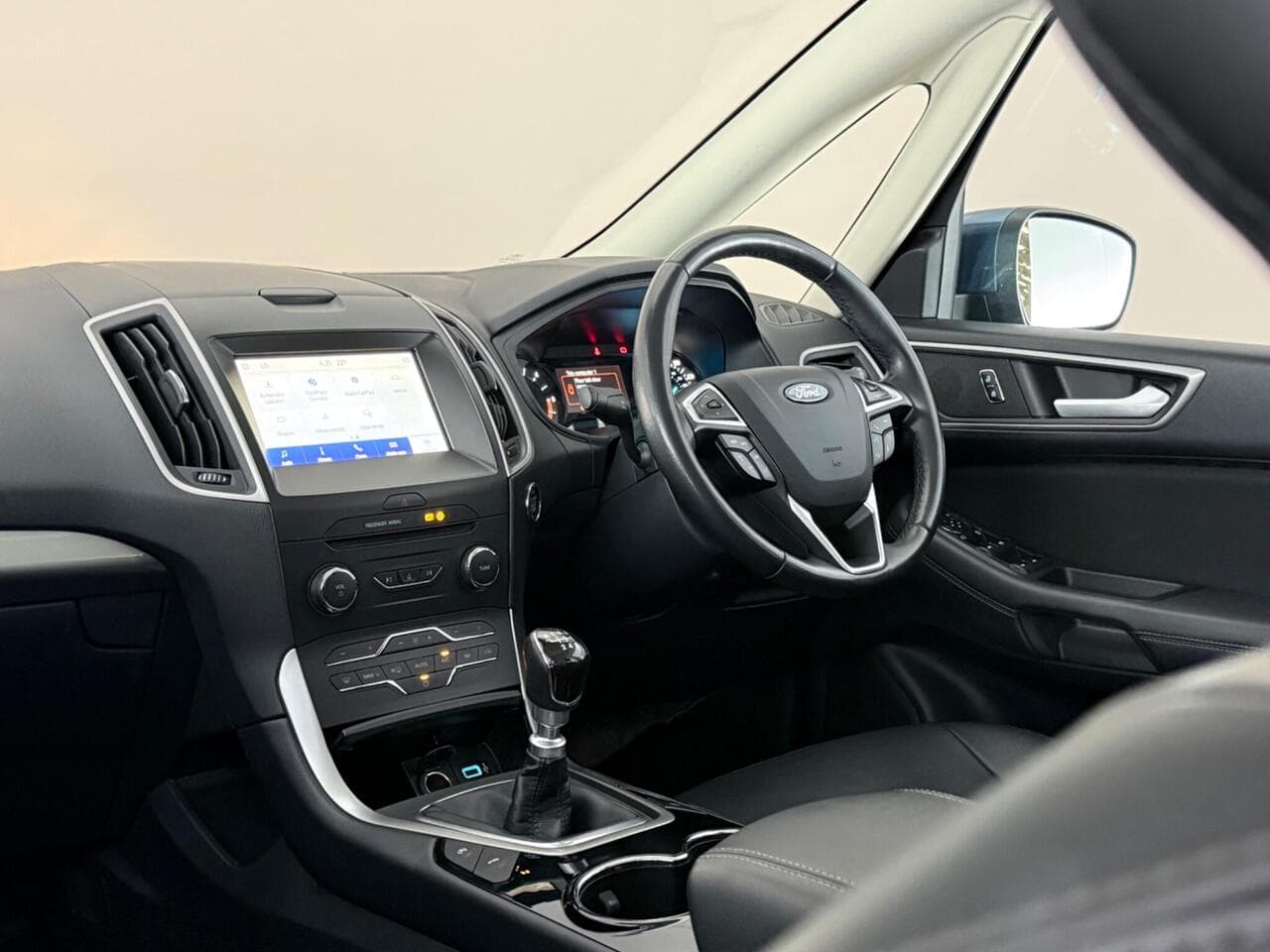 Ford Galaxy thumbnail Interior Front
