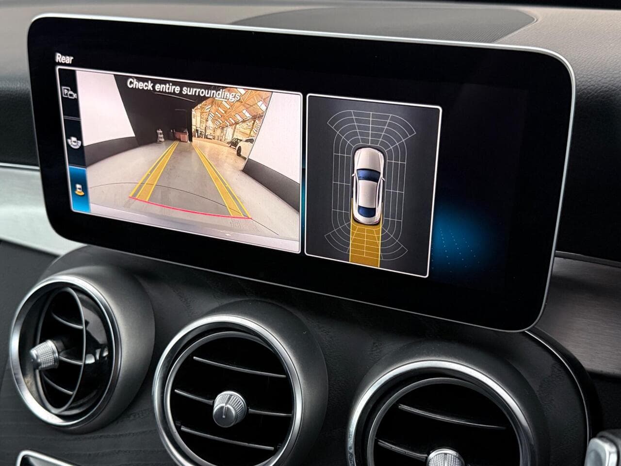 Mercedes-Benz C Class thumbnail Infotainment System