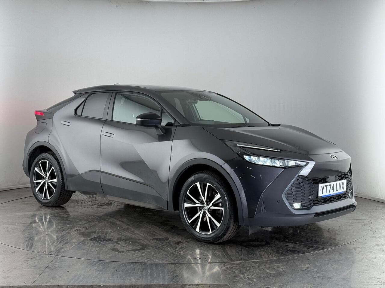 Toyota C-HR - Toyota C-HR 2.0 VVT 13.6kWh Design CVT Euro 6 (s/s) 5dr