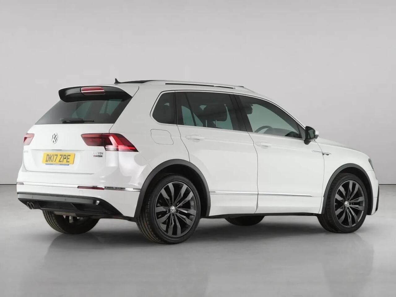 Volkswagen Tiguan thumbnail Rear Right