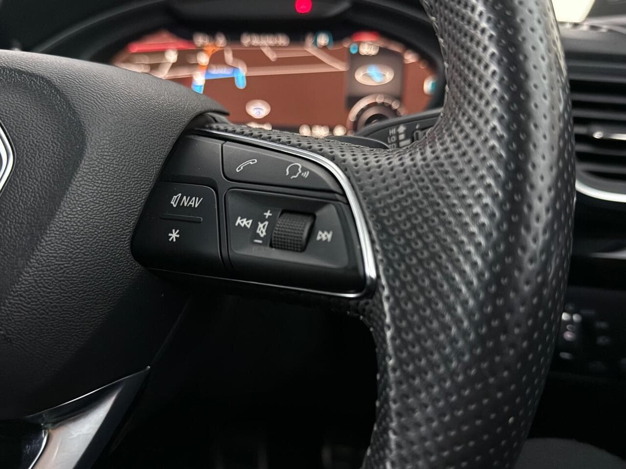 Audi Q5 thumbnail Misc Controls