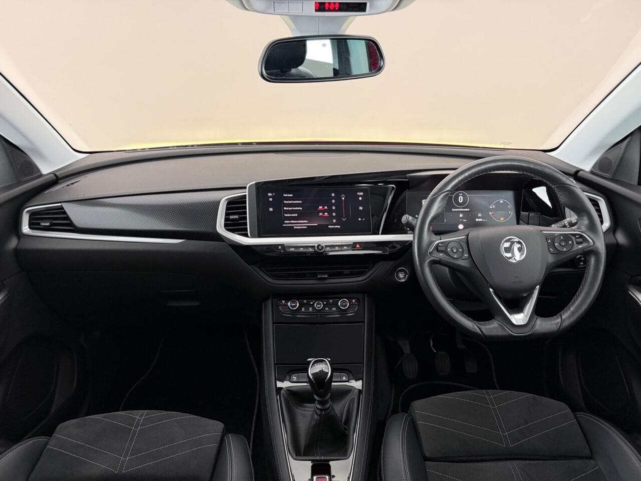 Vauxhall Grandland thumbnail Interior Front